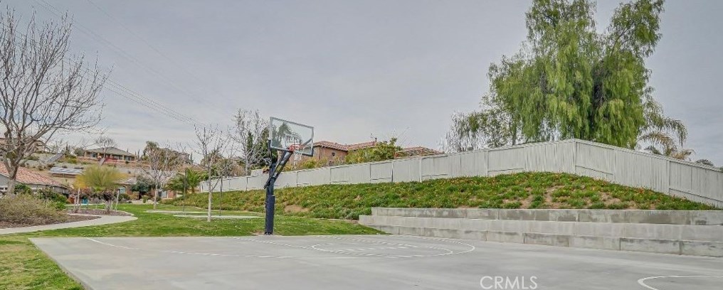 6608 Montagna Dr, Bakersfield CA  93306-7658 exterior