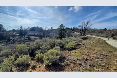 25041 Jacaranda Drive, Tehachapi, CA 93561 - Photo 13