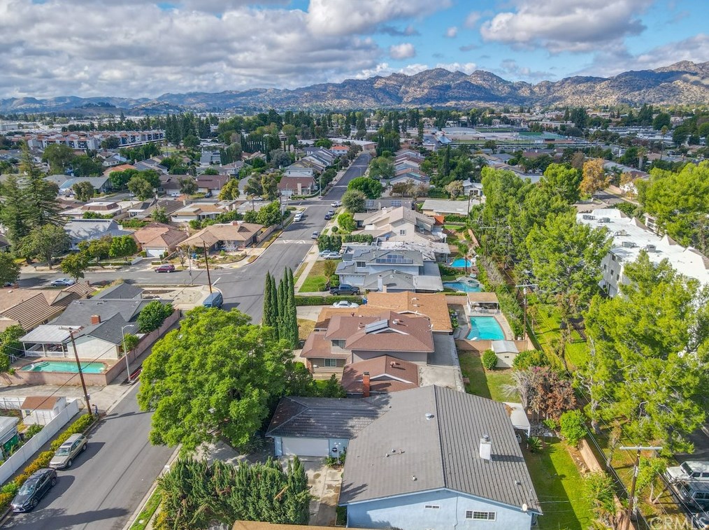 20507 Mayall St, Chatsworth CA  91311-3150 exterior