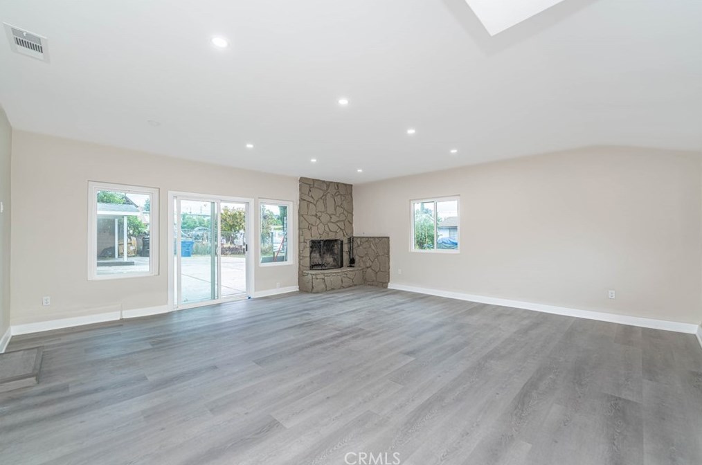 12501 Pinney St, Los Angeles CA  91331-1377 exterior
