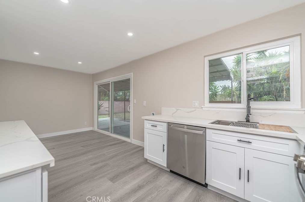 12501 Pinney St, Los Angeles CA  91331-1377 exterior
