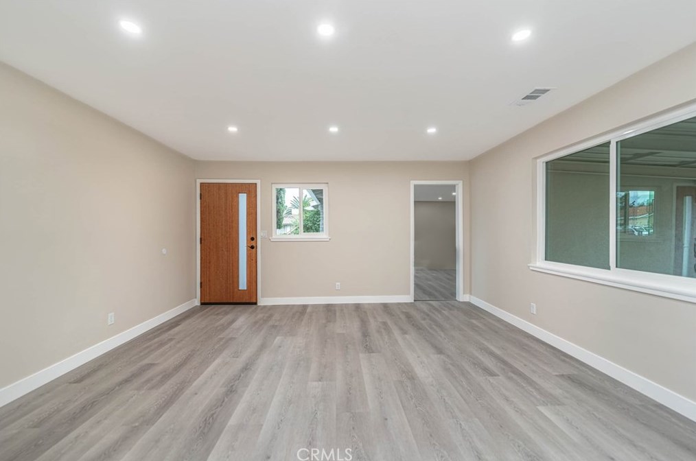 12501 Pinney St, Los Angeles CA  91331-1377 exterior