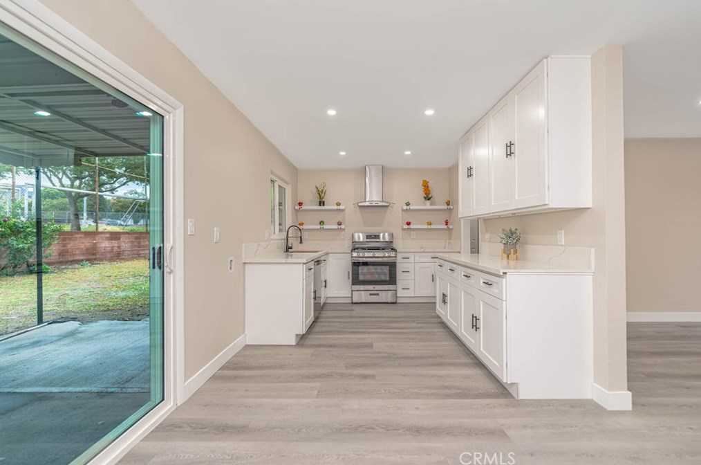 12501 Pinney St, Los Angeles CA  91331-1377 exterior