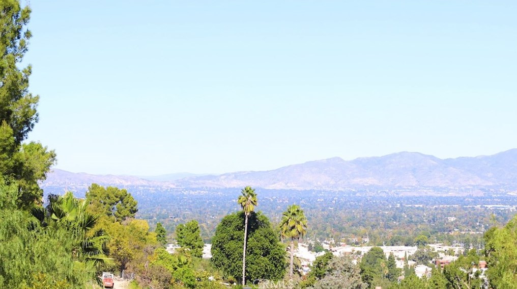 4501 Grimes Pl, Van Nuys CA  91316-4366 exterior