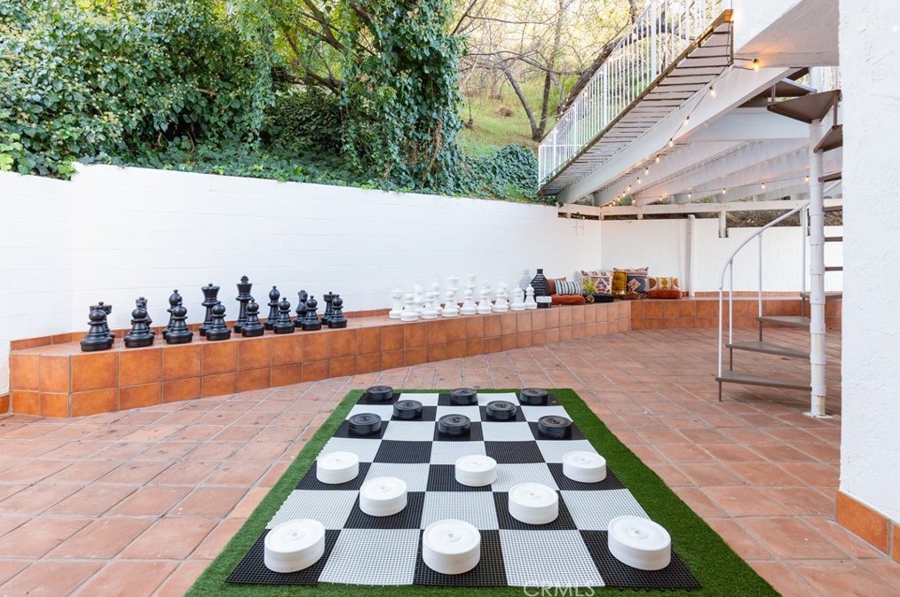 4501 Grimes Pl, Van Nuys CA  91316-4366 exterior