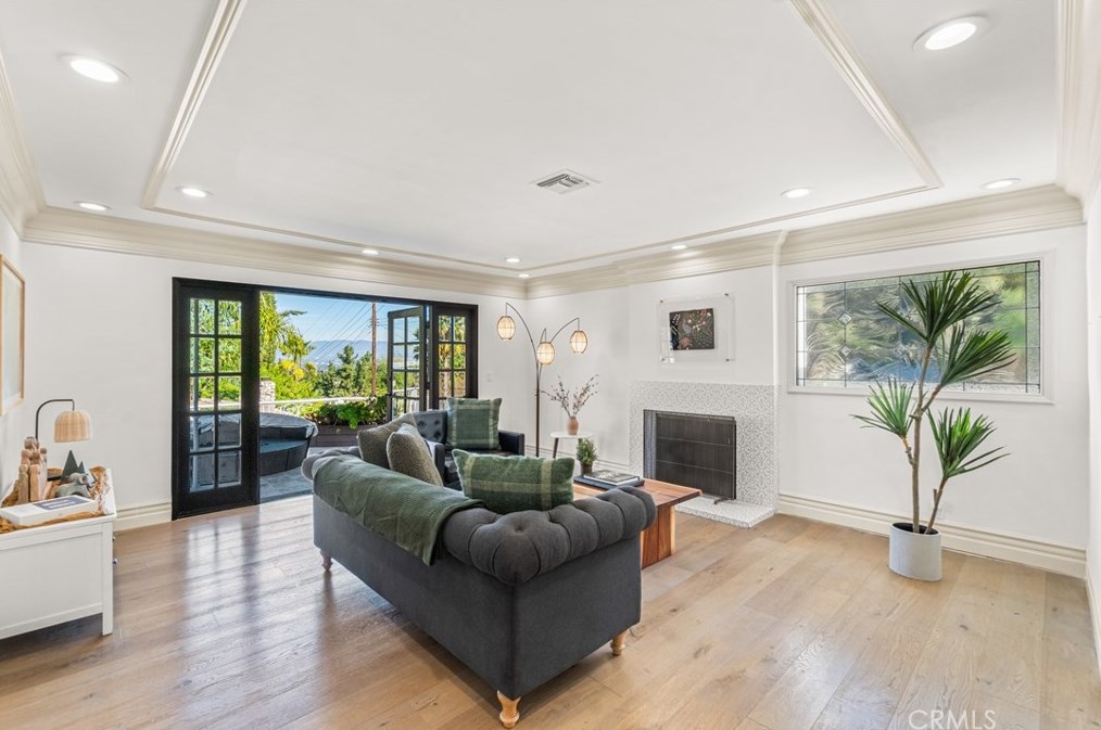 4501 Grimes Pl, Van Nuys CA  91316-4366 exterior