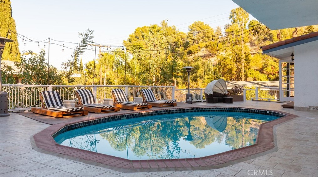 4501 Grimes Pl, Van Nuys CA  91316-4366 exterior