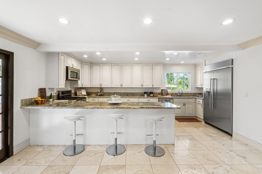 4501 Grimes Pl, Van Nuys CA  91316-4366 exterior