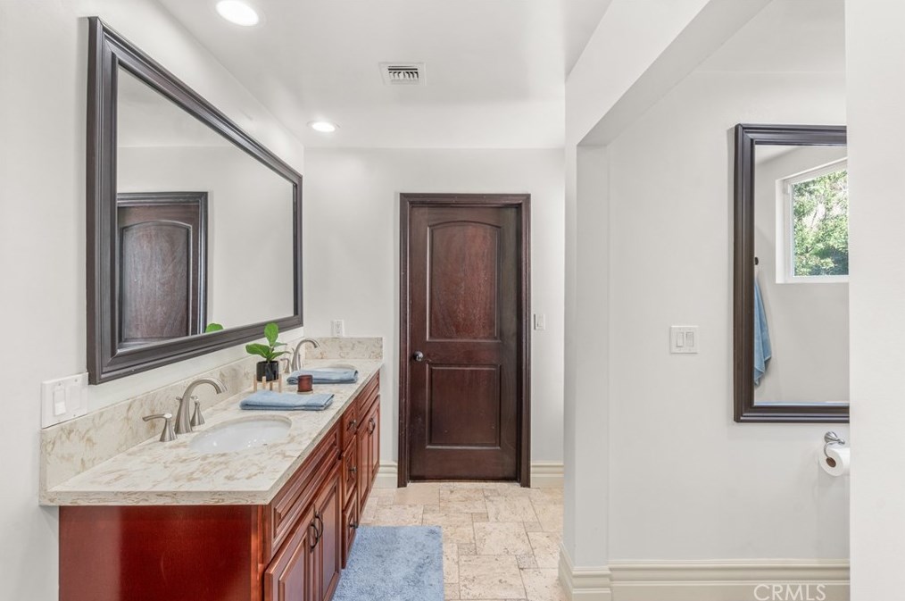 4501 Grimes Pl, Van Nuys CA  91316-4366 exterior