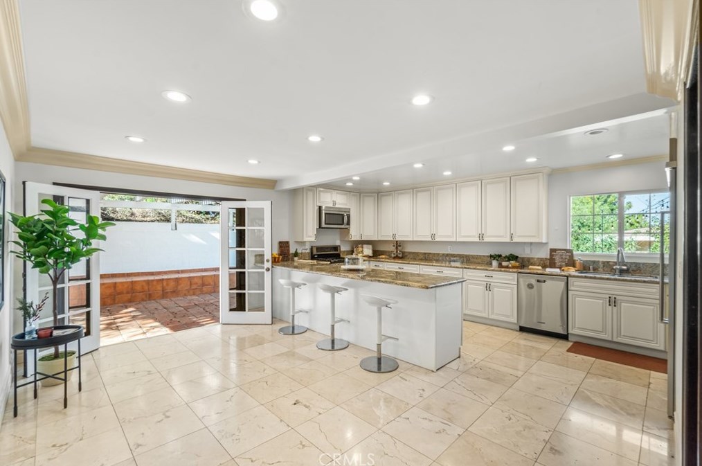 4501 Grimes Pl, Van Nuys CA  91316-4366 exterior