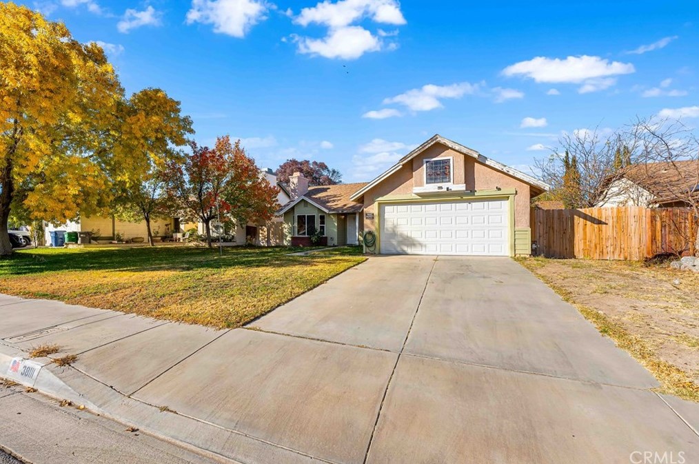 38111 Meadow Wood St, Palmdale CA  93552-3011 exterior