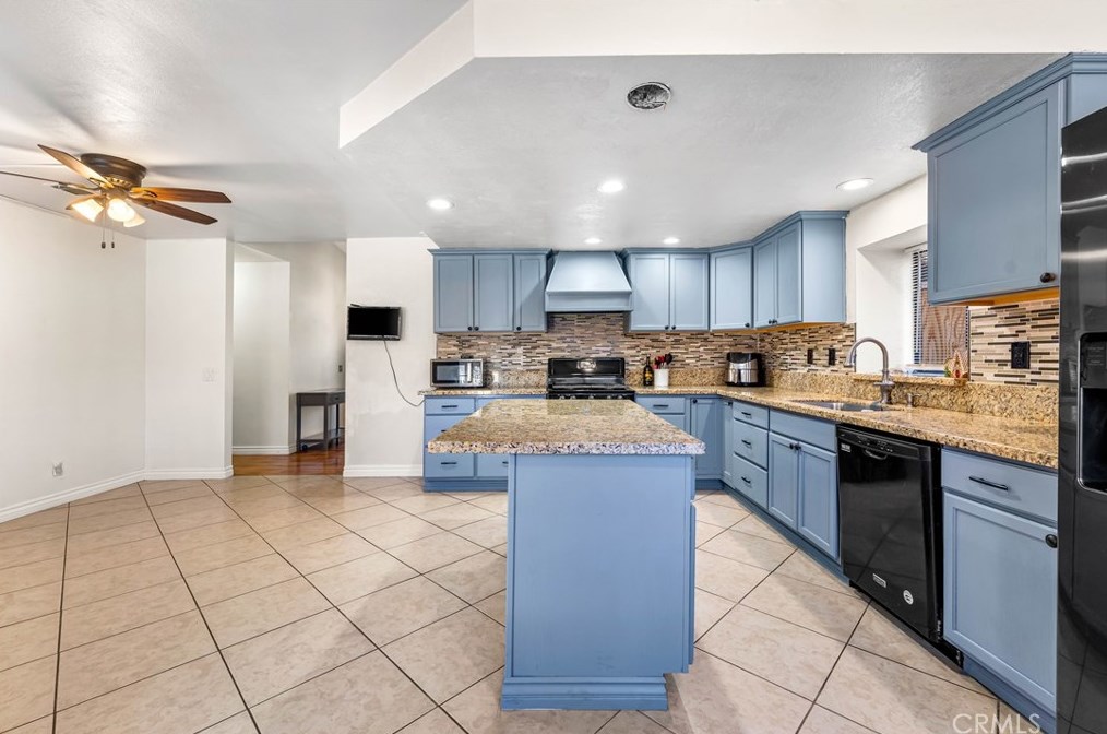 38111 Meadow Wood St, Palmdale CA  93552-3011 exterior