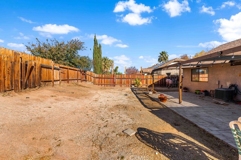 38111 Meadow Wood St, Palmdale CA  93552-3011 exterior