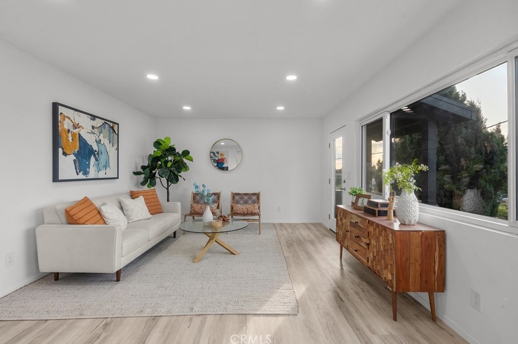 1330 Luella Dr, Los Angeles CA  90063-3207 exterior