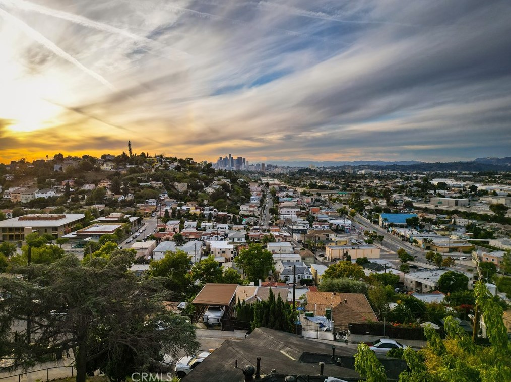 1330 Luella Dr, Los Angeles CA  90063-3207 exterior