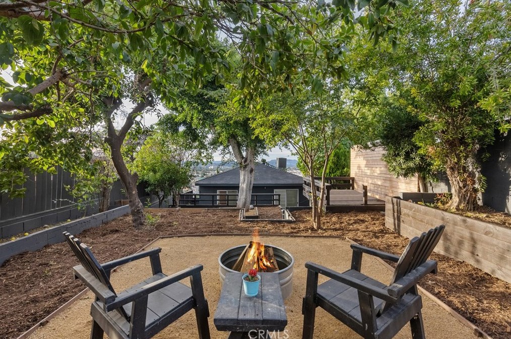 1330 Luella Dr, Los Angeles CA  90063-3207 exterior