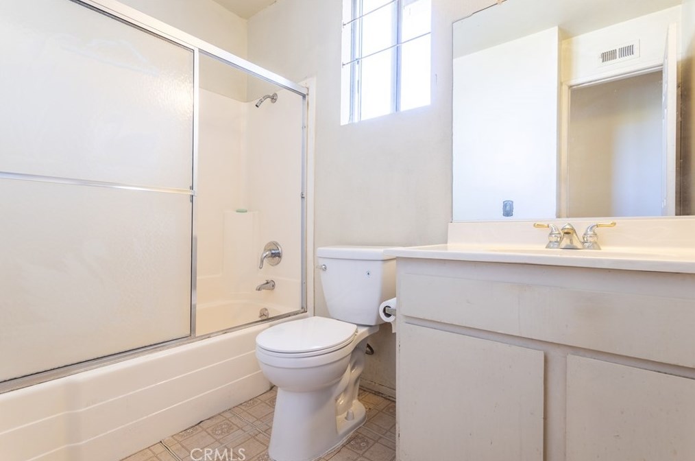 10808 De Haven Ave, Los Angeles CA  91331-2009 exterior