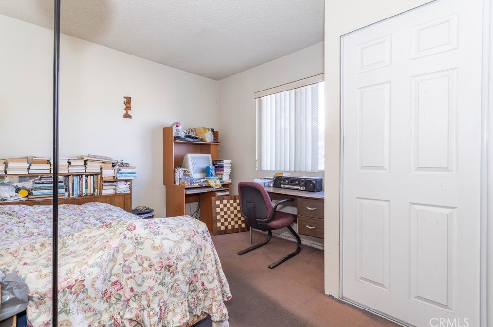 10808 De Haven Ave, Los Angeles CA  91331-2009 exterior