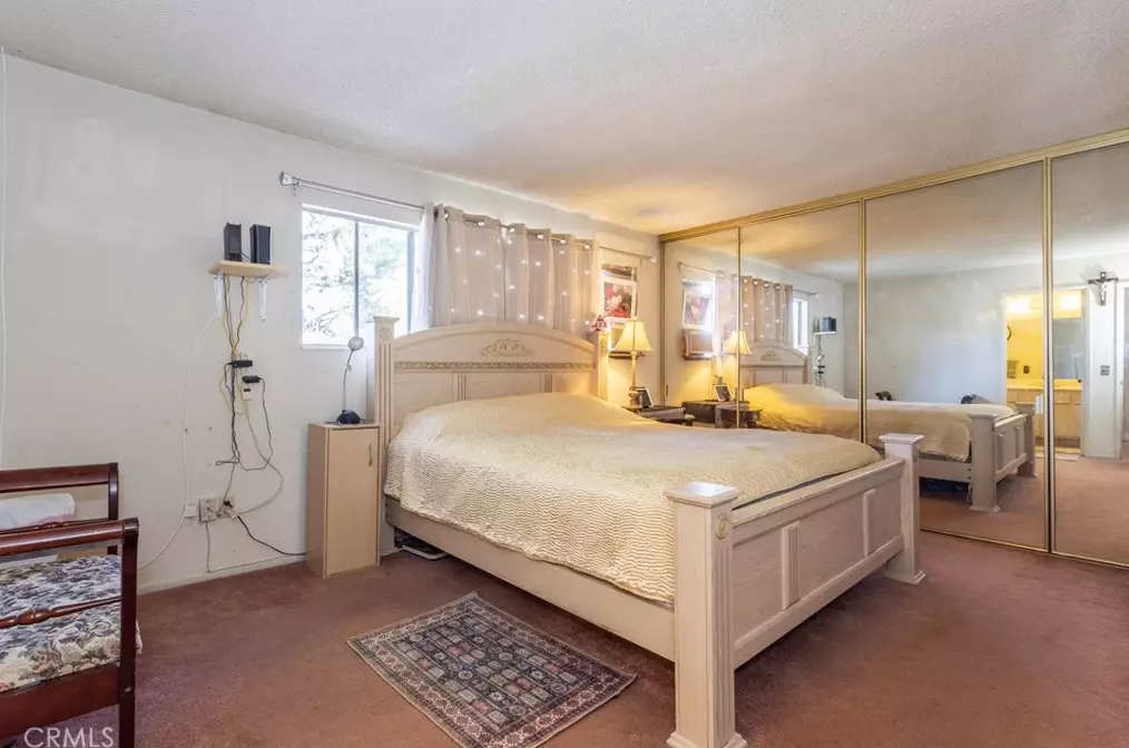 10808 De Haven Ave, Los Angeles CA  91331-2009 exterior