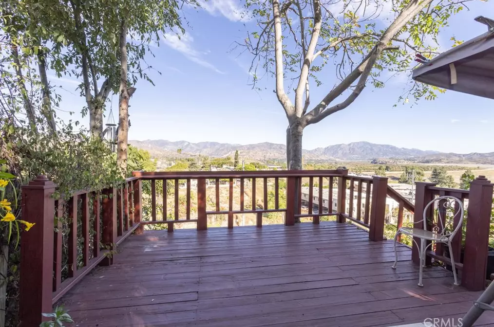 10808 De Haven Ave, Los Angeles CA  91331-2009 exterior