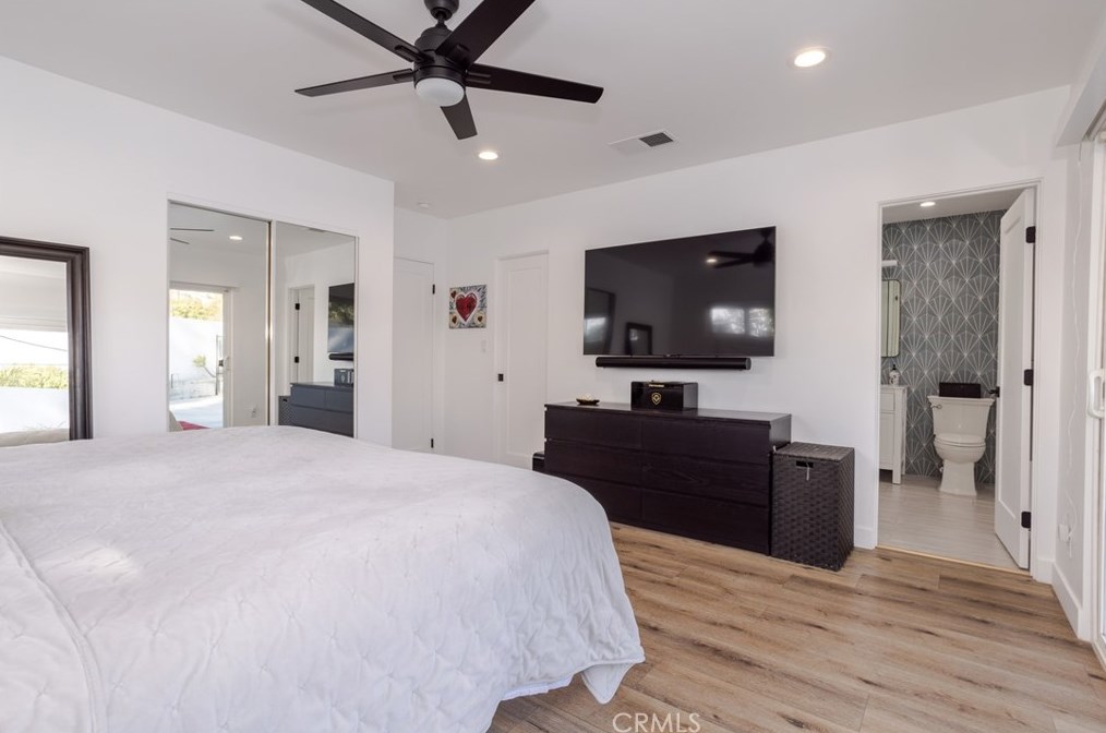 17401 Flanders St, San Fernando CA  91344-2211 exterior