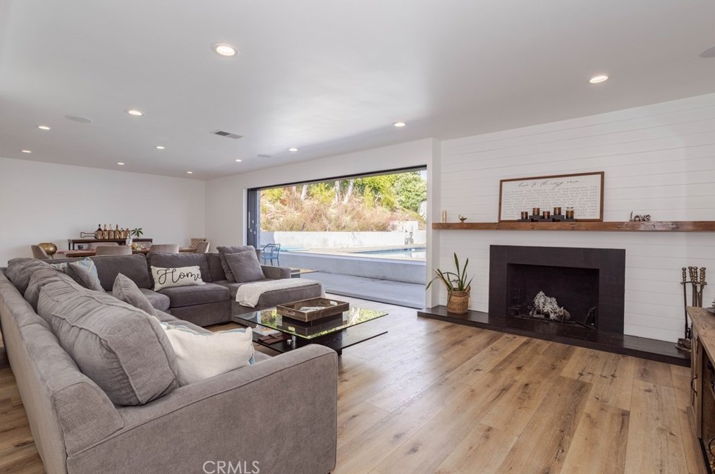17401 Flanders St, San Fernando CA  91344-2211 exterior