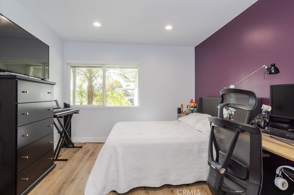 17401 Flanders St, San Fernando CA  91344-2211 exterior