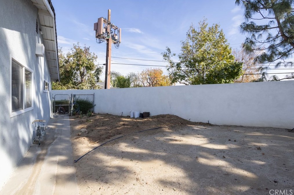 17401 Flanders St, San Fernando CA  91344-2211 exterior