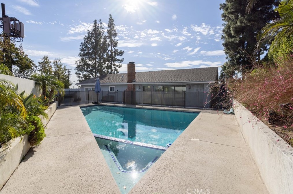 17401 Flanders St, San Fernando CA  91344-2211 exterior