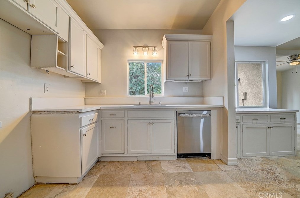 7823 Melvin Ave, Los Angeles CA  91335-1600 exterior