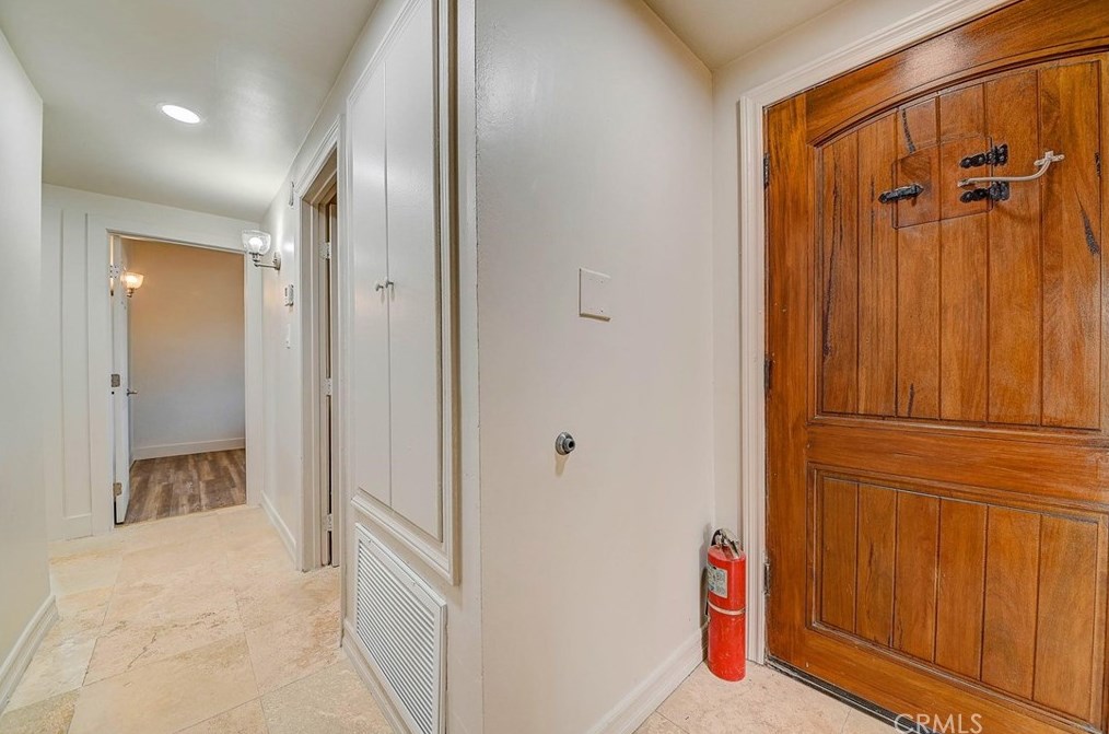 7823 Melvin Ave, Los Angeles CA  91335-1600 exterior