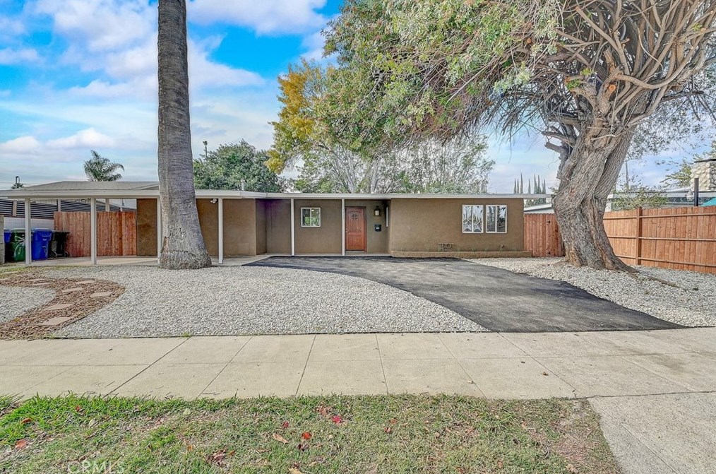 7823 Melvin Ave, Los Angeles CA  91335-1600 exterior