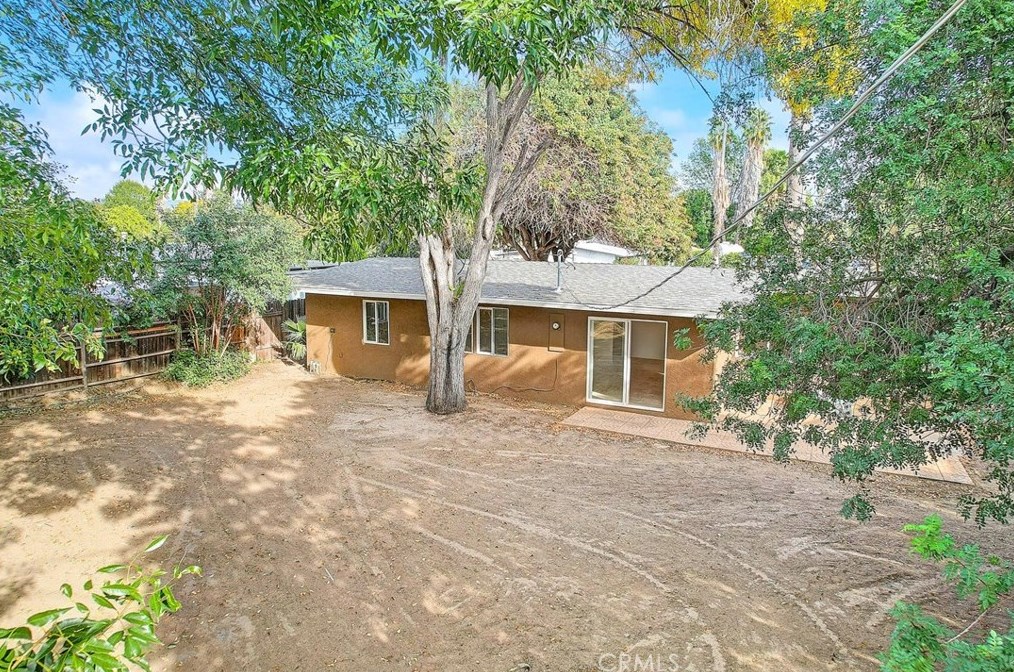 7823 Melvin Ave, Los Angeles CA  91335-1600 exterior