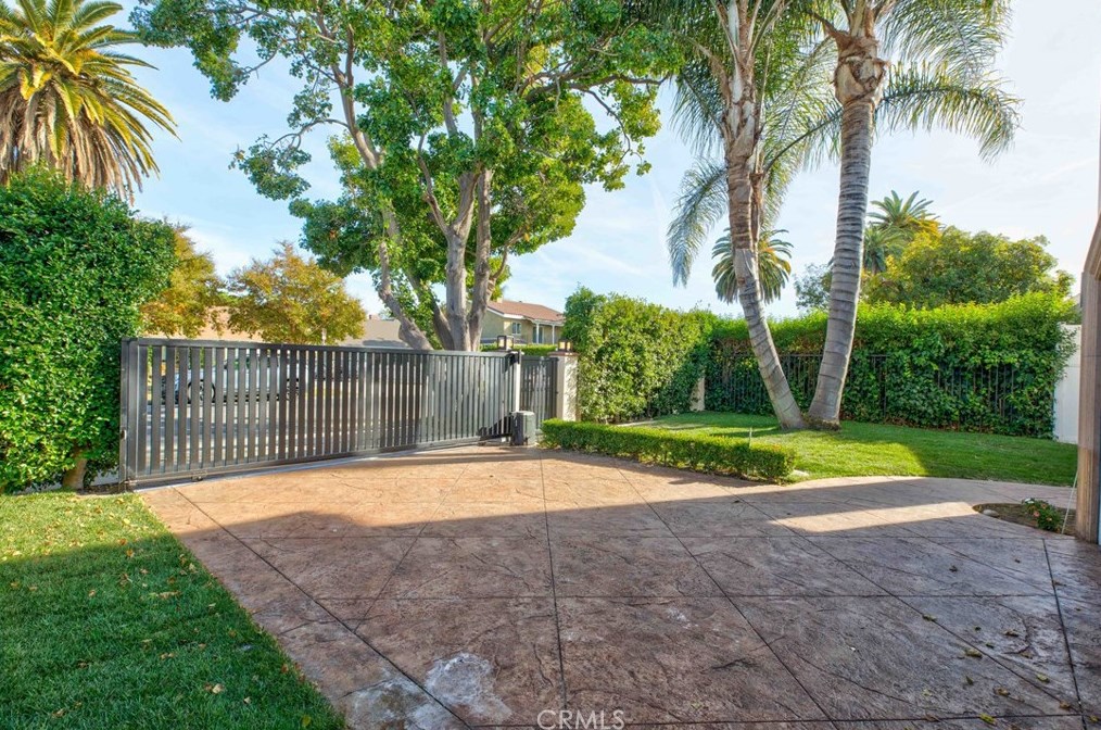 4719 Tobias Ave, Van Nuys CA  91403-2826 exterior