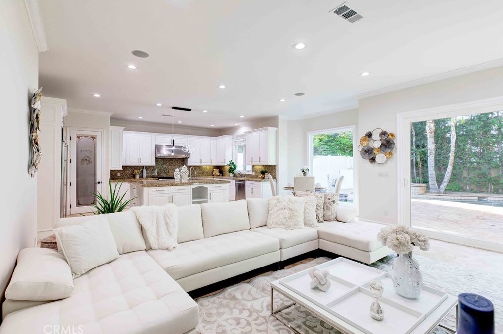 4719 Tobias Ave, Van Nuys CA  91403-2826 exterior