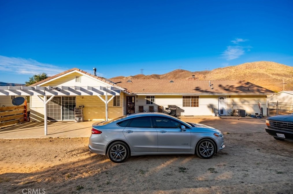 440 Soledad Pass Rd, Palmdale CA  93550-9789 exterior