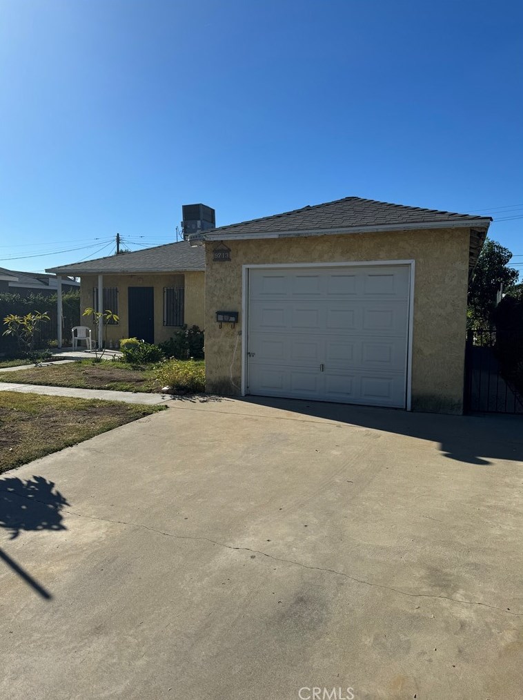 9713 Amboy Ave, Los Angeles CA  91331-4118 exterior