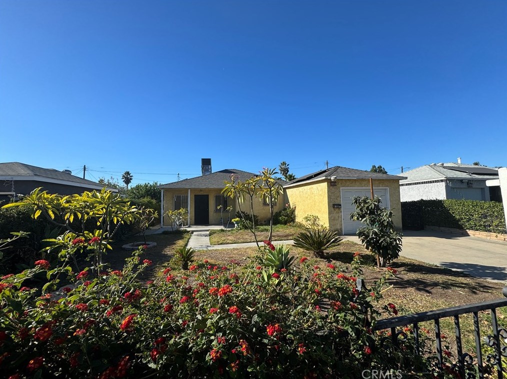 9713 Amboy Ave, Los Angeles CA  91331-4118 exterior