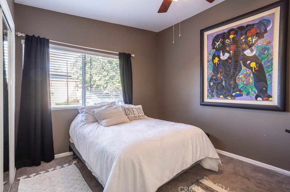 19467 Stagg St, Los Angeles CA  91335-2351 exterior