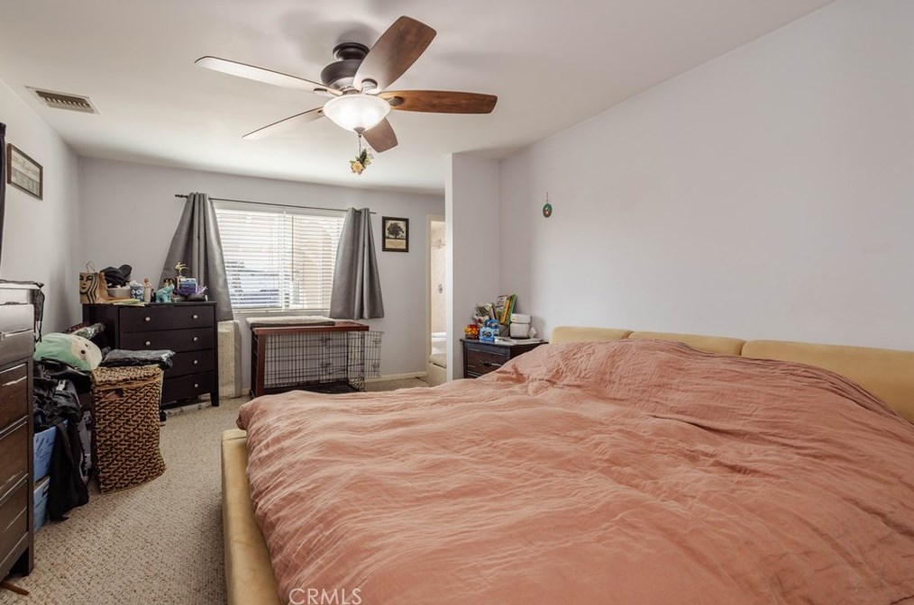 19467 Stagg St, Los Angeles CA  91335-2351 exterior