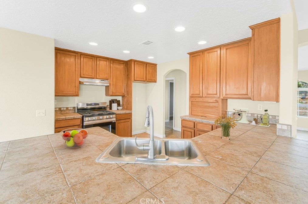 9791 Anaconda Ave, Hesperia CA  92344-0556 exterior