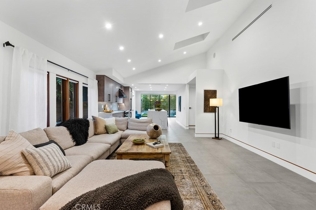 1927 Wilton Pl, Los Angeles CA  90068-3626 exterior