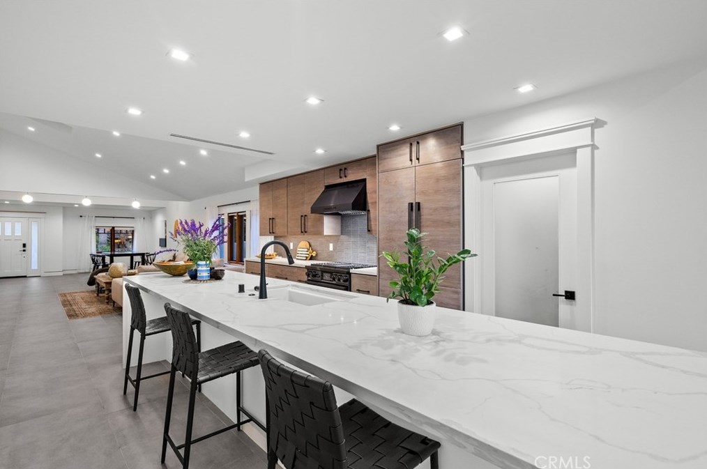 1927 Wilton Pl, Los Angeles CA  90068-3626 exterior