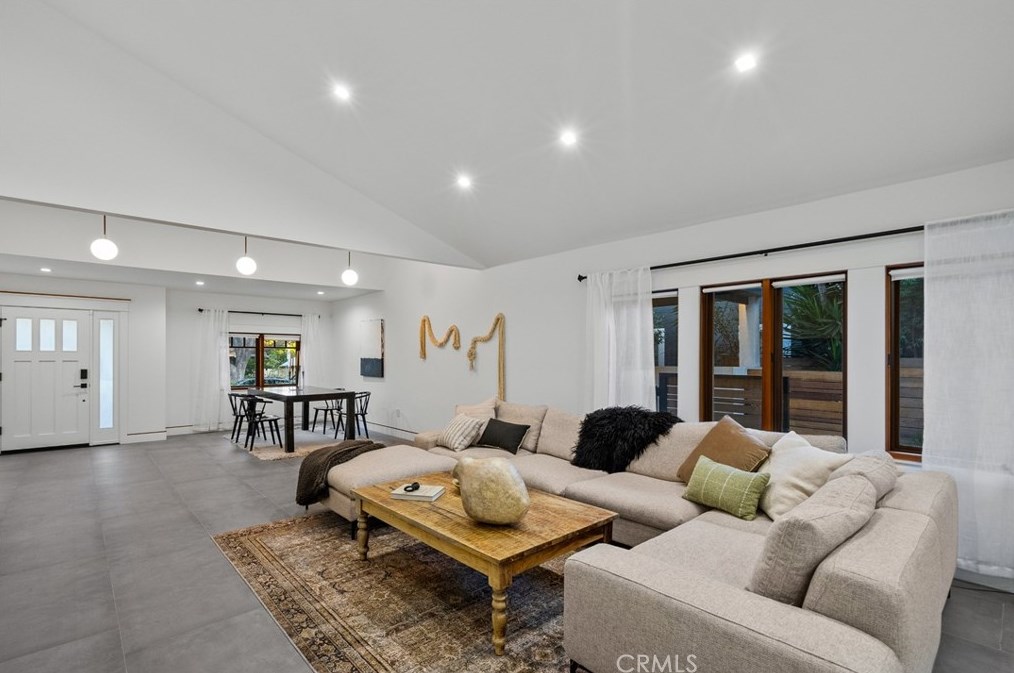 1927 Wilton Pl, Los Angeles CA  90068-3626 exterior