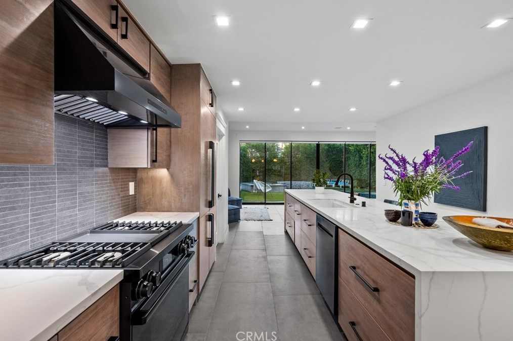 1927 Wilton Pl, Los Angeles CA  90068-3626 exterior