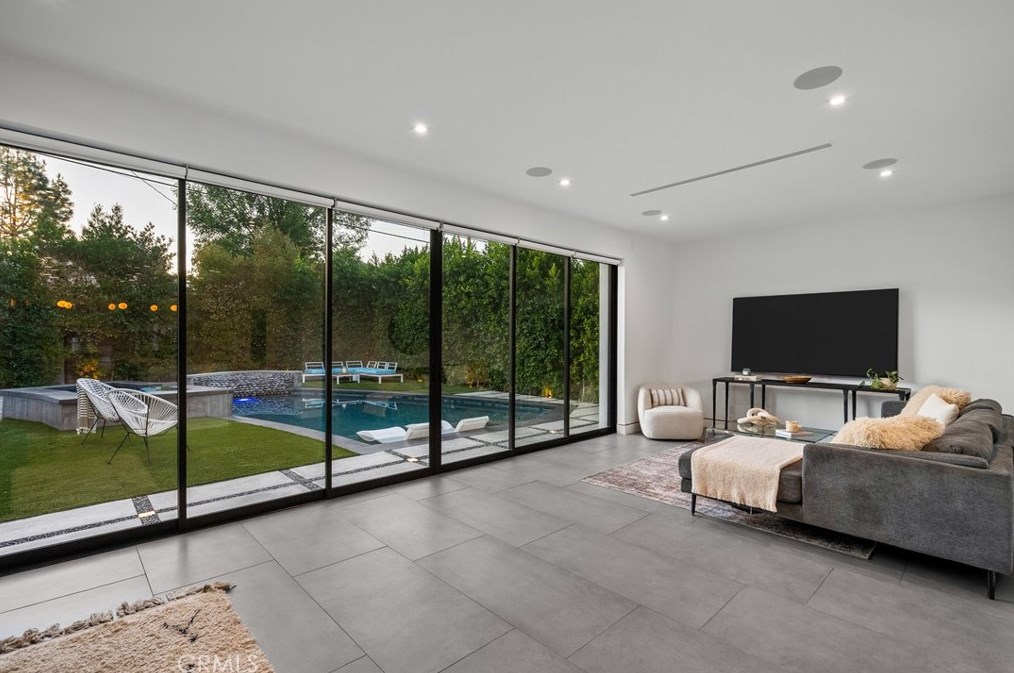 1927 Wilton Pl, Los Angeles CA  90068-3626 exterior