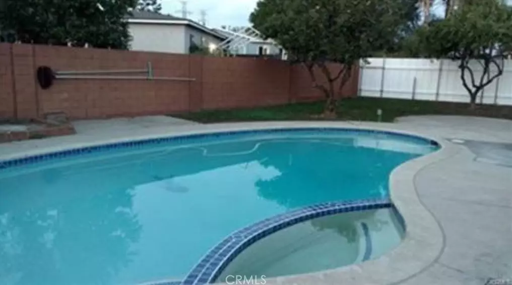 15007 Mankato St, San Fernando CA  91345-1629 exterior