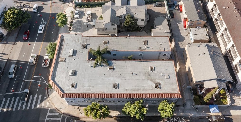 1913 3 St, Los Angeles CA  90020-2305 exterior