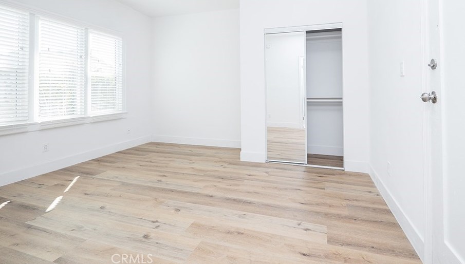 1913 3 St, Los Angeles CA  90020-2305 exterior