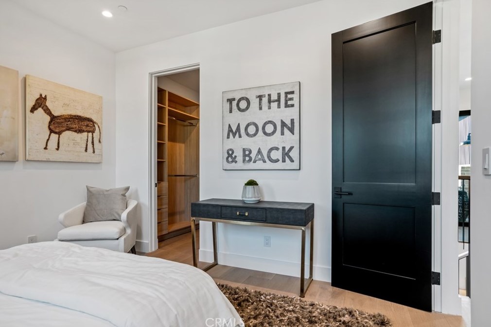 4955 Haskell Ave, Van Nuys CA  91436-1674 exterior